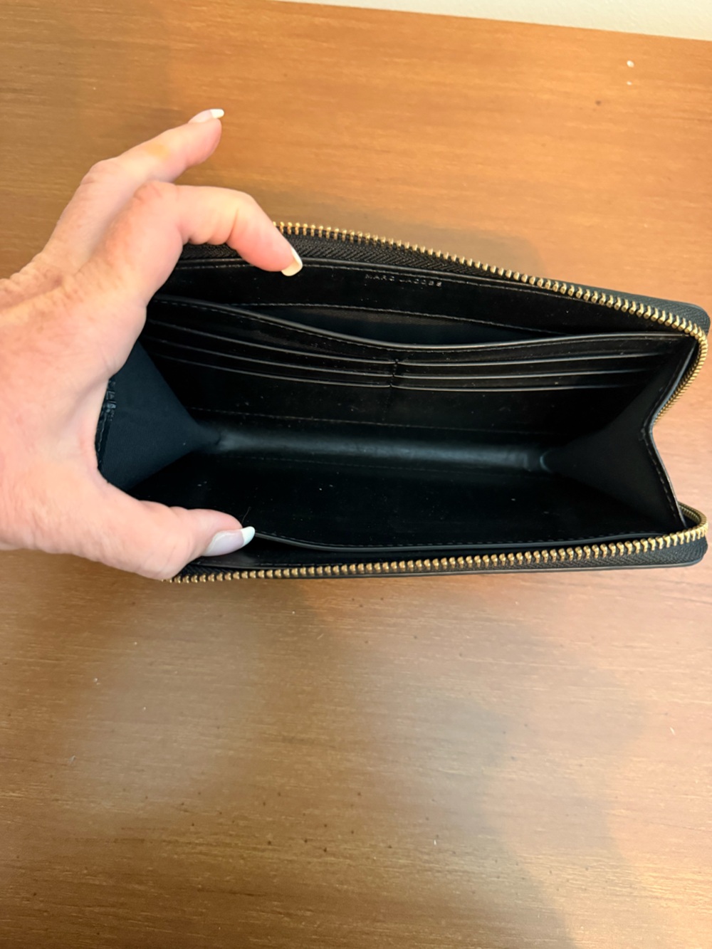 Marc Jacobs Black Leather Zip Wallet Wristlet with Gold Logo - Picture 3 of 4